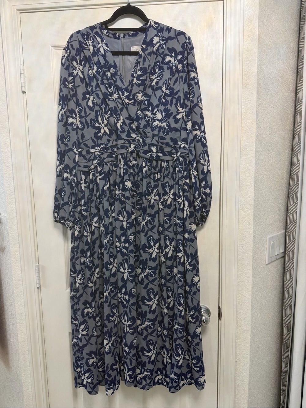 Monroe & Main Floral Faux Wrap Maxi Dress Blue Grey Long Sleeve Plus Size 14W